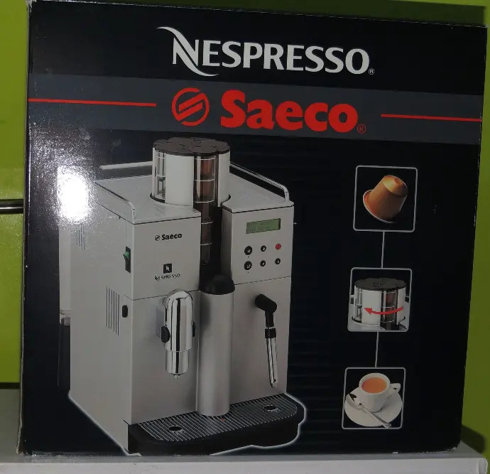 Saeco-Philips ESPRESSO AUTOM. NESPRESSO PROFESSIONNELLE ENGINE. A choix multiple.