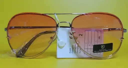 Lunettes style aviateur, corps métal doré optique fumée Coef: 02 Réf: TRR