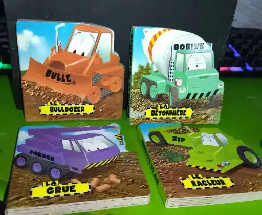 LIVRE Lot de 4 livres histoires pour enfants véhicules de chantiers série 2